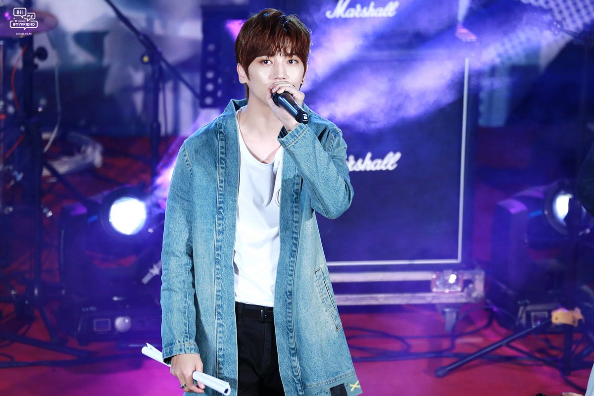 bii890707's tweet photo. #Bii #畢書盡 #毕书尽 #필서진 PHOTO UPDATE 171028 大同大學迎新演唱會 12P https://t.co/XQoMHGT4b9