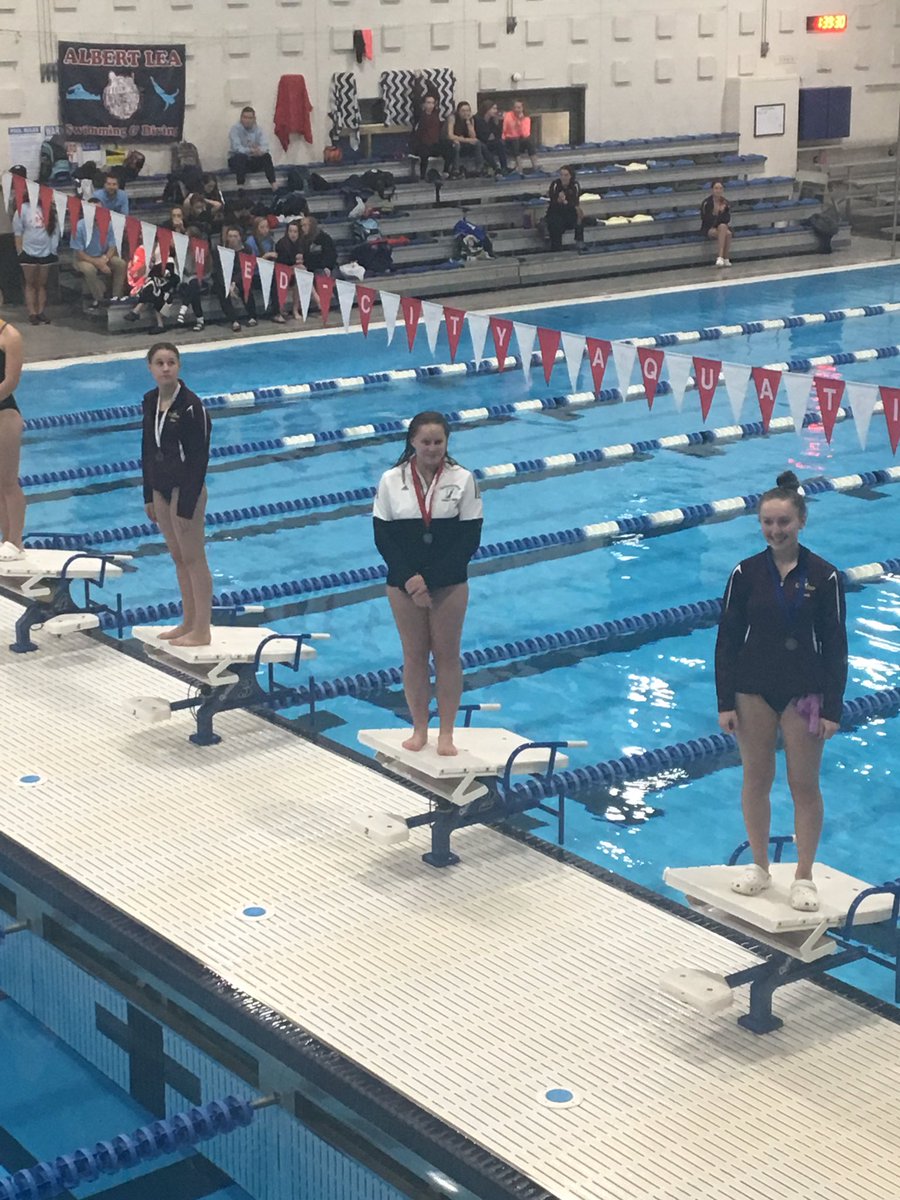 Anna Nietz finishes in 2nd for Diving at 318.35. Anna punches her ticket to the UofM next week! On to State!