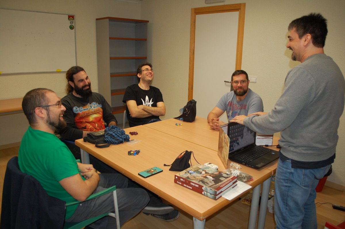 CM_La_Nave's tweet photo. Viernes de Roleo en @CM_La_Nave! Con DUNGEON PARTY, toda una Tarde-Noche con #JuegosdeRol Séptimo mar, Zombies y Alter, ... diferentes  #juegosdemesa, Tikal, Strike, En el año del dragón, Clot Express, Crazy coconuts... Gratuito y abierto. Hasta las 24 h puedes pasarte 😉😉 https://t.co/t7CQmnTEnU