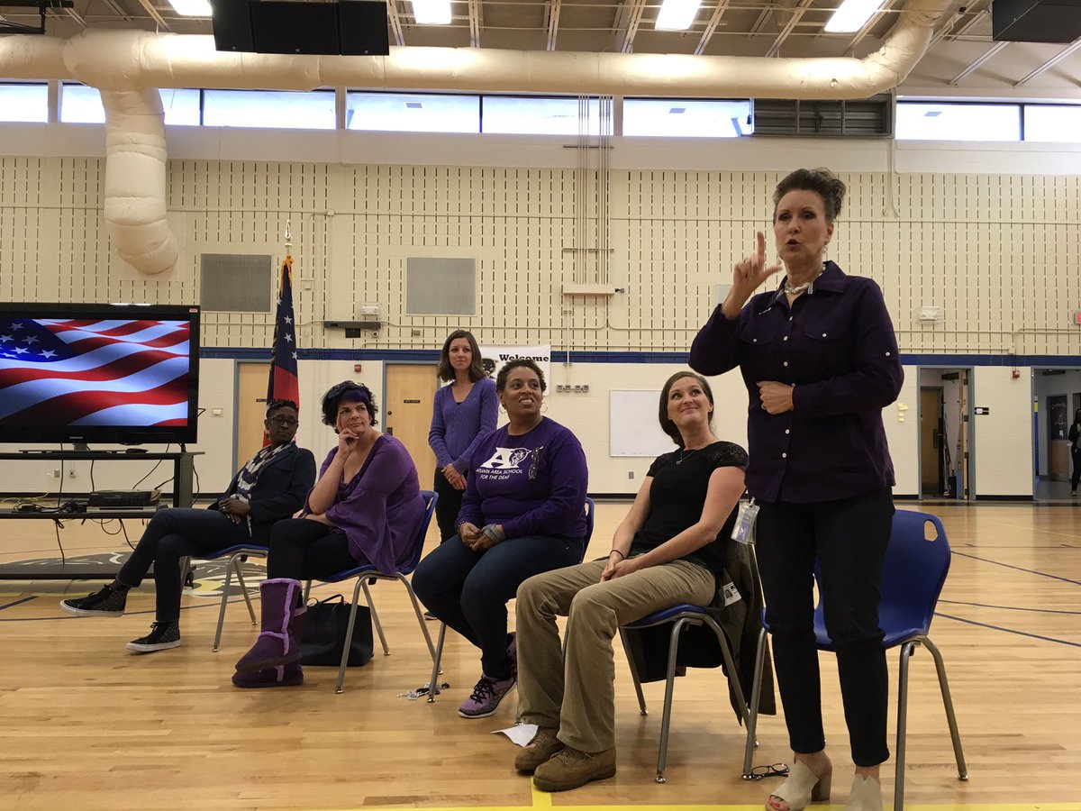 AASDpanthers's tweet photo. A panel of veterans and military family members shared their experiences with students in honor of Veteran's Day. #VeteransDay #AASDpanthers https://t.co/Sz4loyVL8M