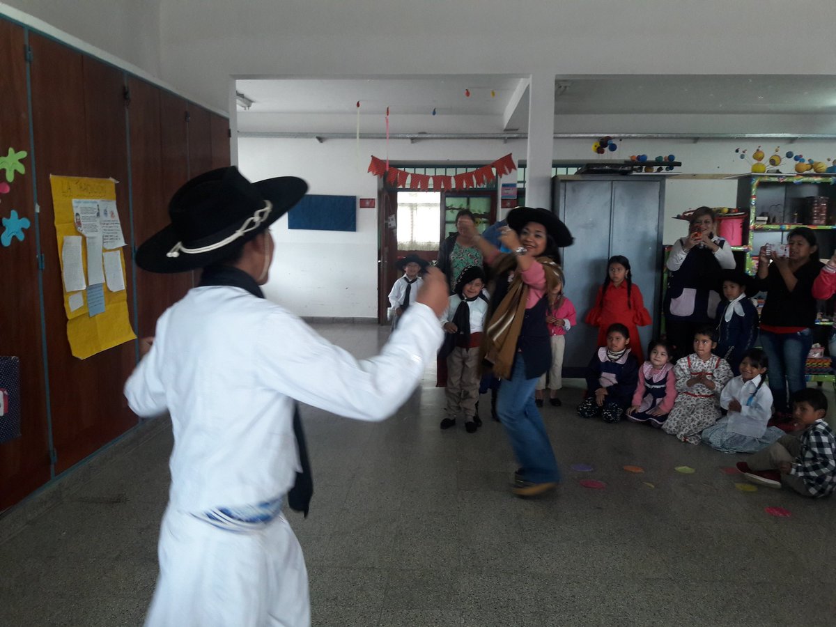 #VivamosLaTradicionEnCPPS
Vivamos a diario nuestras costumbres y tradiciones