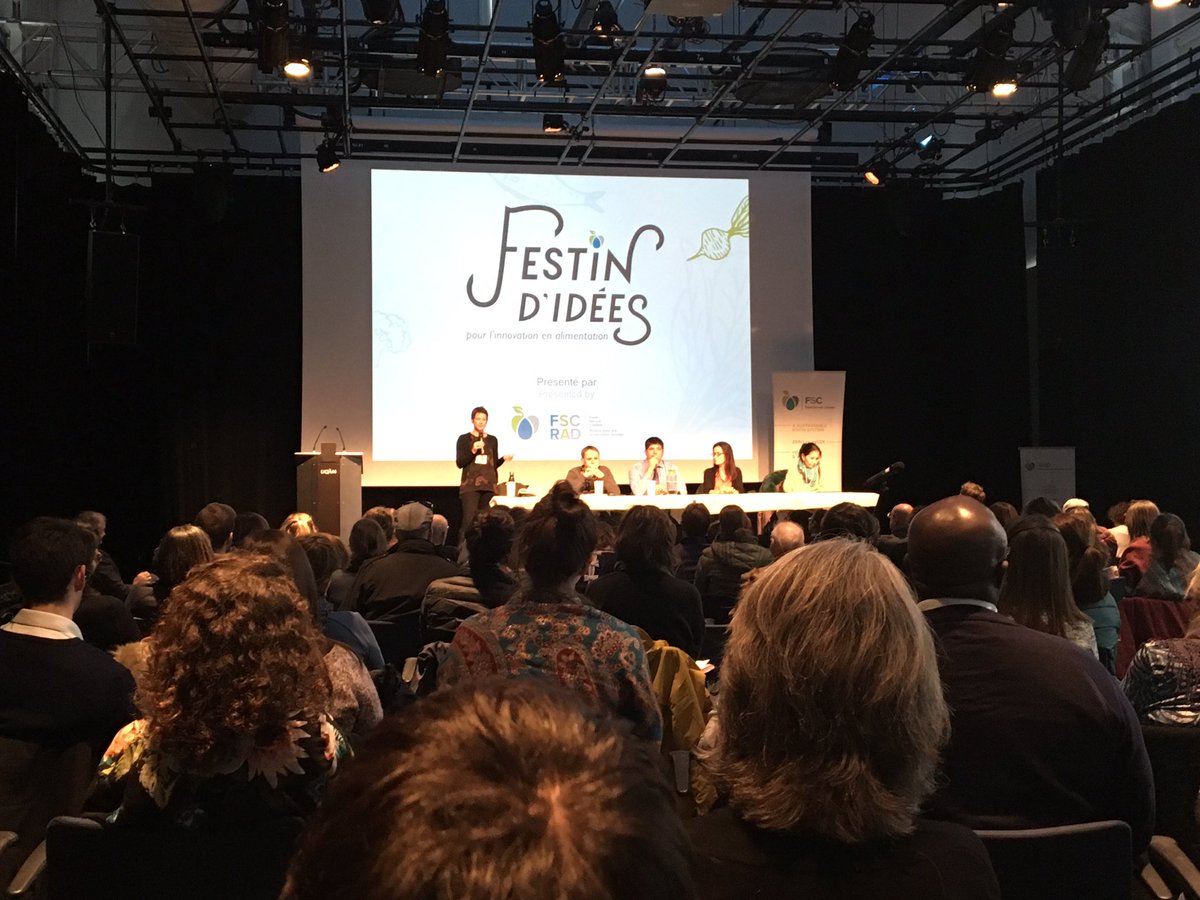 MTLenSante's tweet photo. Nous discutons les politiques #locales #nationales et nos systèmes alimentaires au #FestinDidees2017 avec @FoodSecureCAN #Montréal #PlanSAM2025 https://t.co/E4NxZzrmbZ