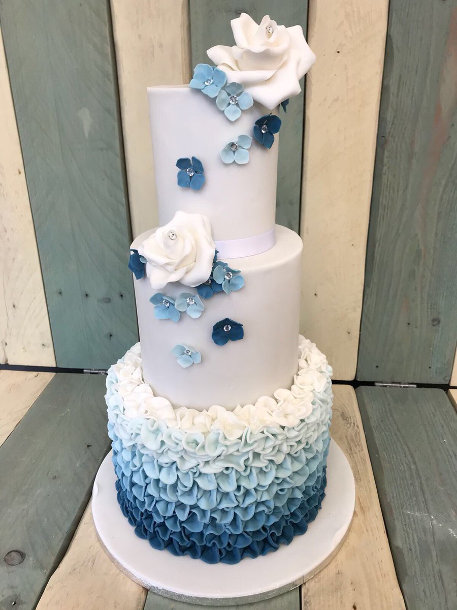 JonsCakes's tweet photo. Blue ombré ruffle 👌🏼 #ruffles #blue #ombre #wedding #cake #weddingcake #rose #flowers #cakemaker #cakedecorating #manchester #northwest #jonscakes https://t.co/6XSyM6pKB2
