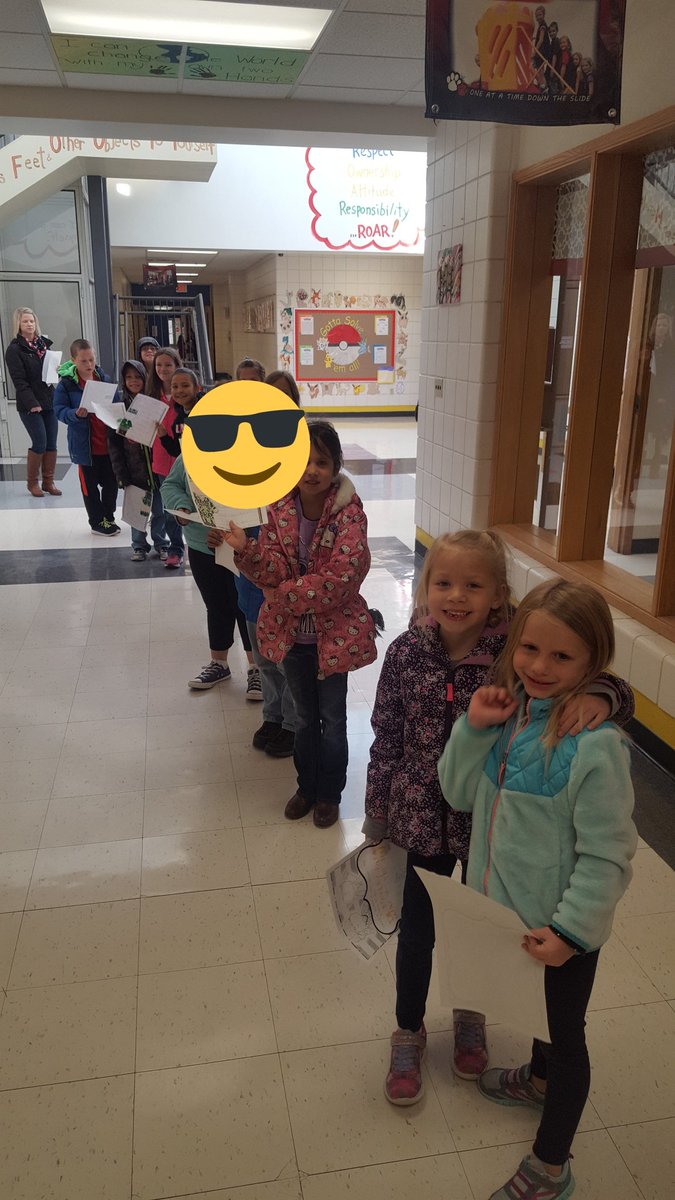 LeahMaconochie's tweet photo. These readers told what Veteran's day means to them at our Veteran's day assembly! They did great! #VeteransDay #lim #leadership #k-3 #urxi #centralelementary https://t.co/owuGZbttLI