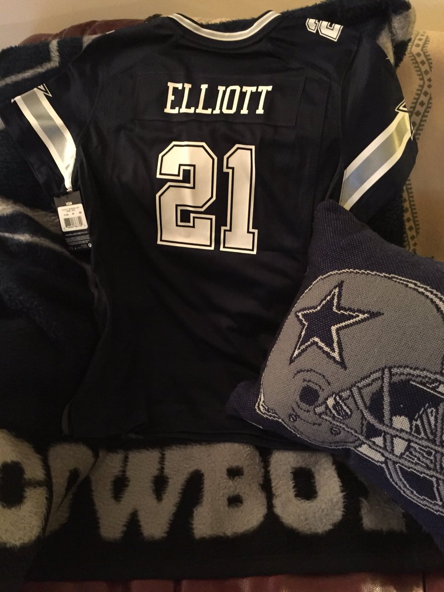 boyswin2015's tweet photo. Happy #TravisFrederickFriday to #bestfans💙Cowboy🏈 @lisaponyexpress @shawneegirl1957 got us covered this Sunday #boysgotthis https://t.co/wVwcOqJBMO