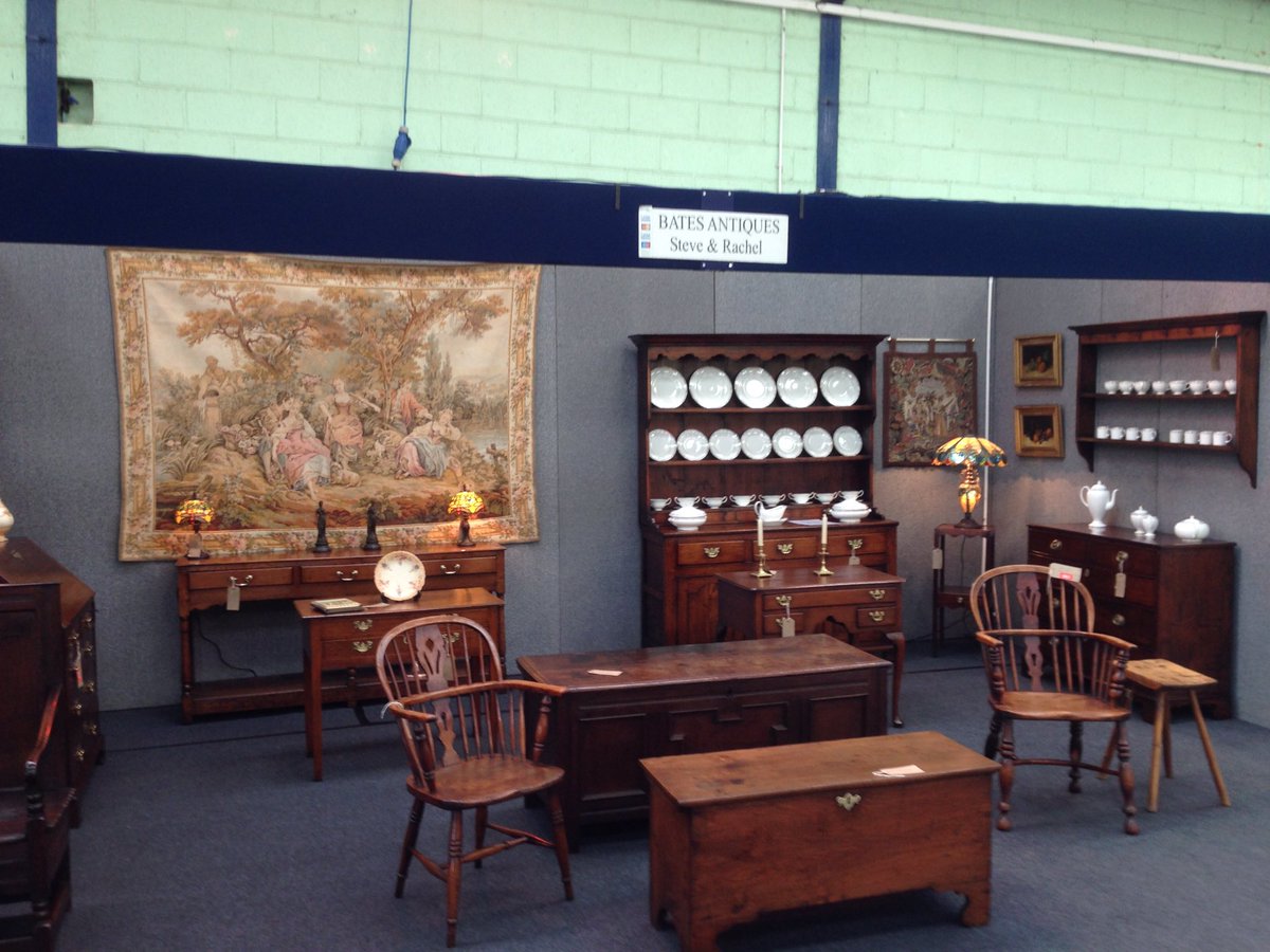 stevebates1970's tweet photo. All set up and looking forward to the weekend #sheptonmallet #iacf2017 https://t.co/Ygr1RqYAte