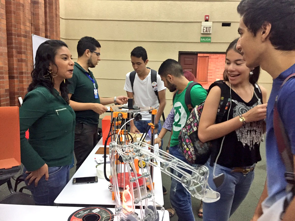 DEconomicoCali's tweet photo. Desde el Sistema de Desarrollo Empresarial de la @DEconomicoCali y el programa #Creatorios Red de Prototipados de Cali busca volver realidad las ideas de negocio https://t.co/9xsxwckZxq