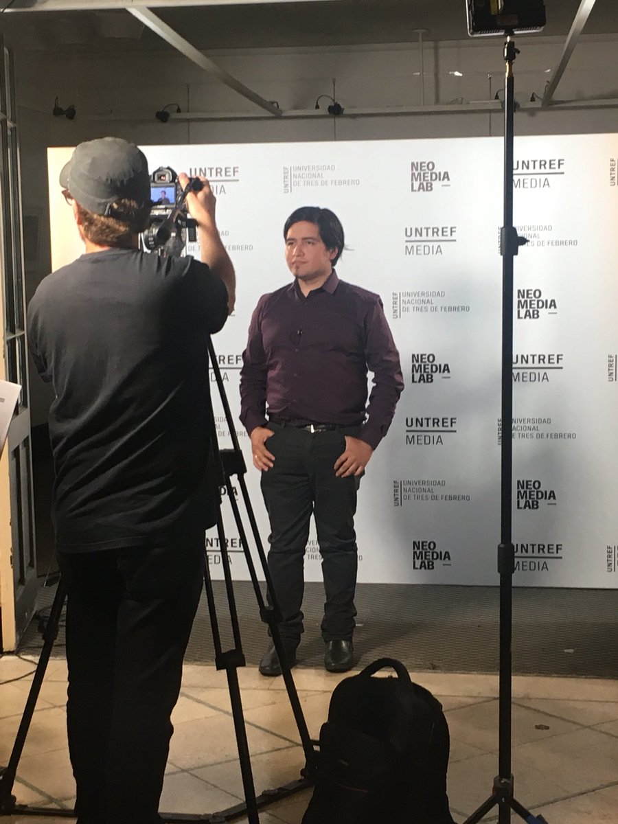 posmocx's tweet photo. Participación y entrevista a @posmoalex por parte de la #untref y la conferencia de #neomedialab2017 @NEOMediaLab https://t.co/eBo1mpSWBt