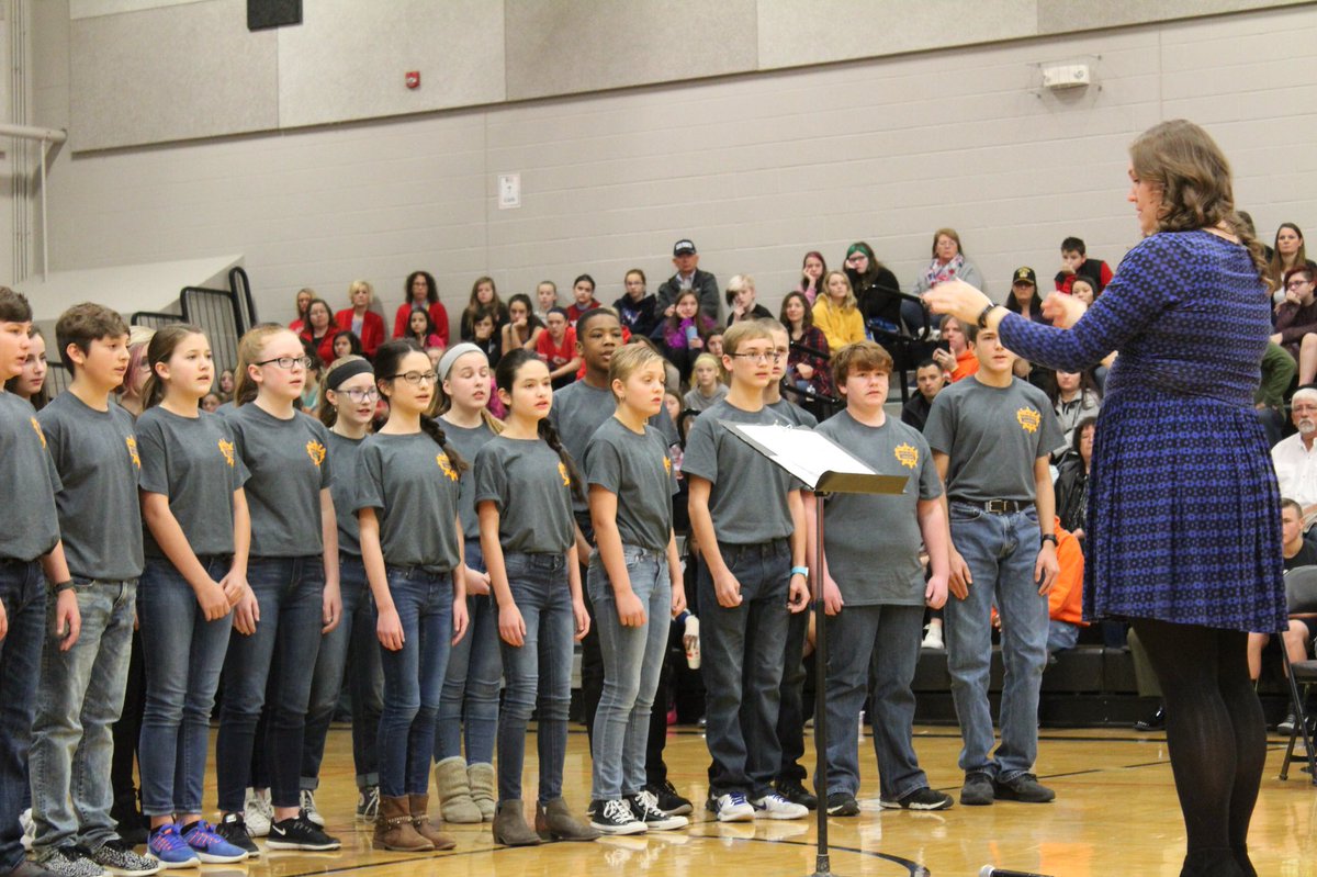 PlatteCountyR3's tweet photo. Thank you to all the speakers and performers at today’s Veterans Day celebration at PCMS. @PrincipalsPCMS https://t.co/QNXaFjtg8U