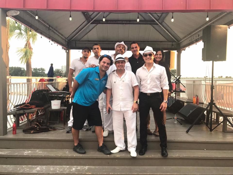 TropixBeachBar's tweet photo. Today, we toast US Veterans...and our friends, #CongaBongos for heating up our #LatinNights! 😍🍻🥂🍹🍺🍴🇺🇸️️💃🕺🌅 #HappyVeteransDay #ThankYouforYourService #ClearwaterBeach #StPete #TampaBay #tikibar #32ozrumrunners #HooliganLyfe #QualityTime https://t.co/RRYuSmfRtY