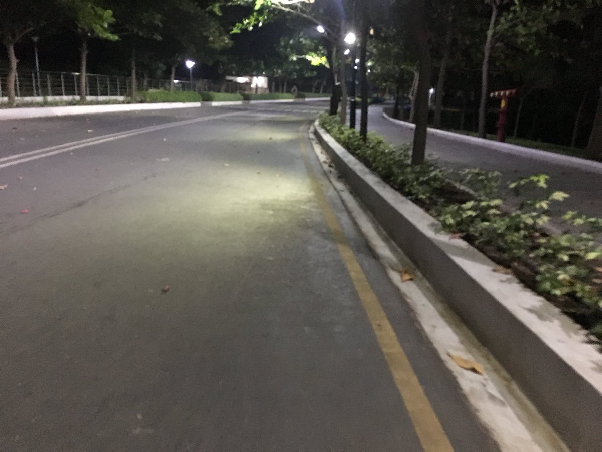 shelke_snehal's tweet image. You walk the lonely street... #latenight #office #workcalling