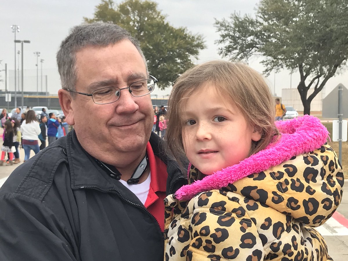 Frogtasticclass's tweet photo. Celebrating our  Veterans today!  #thankyouforyourservice @HESHeroes #l https://t.co/9UixcuB2RK