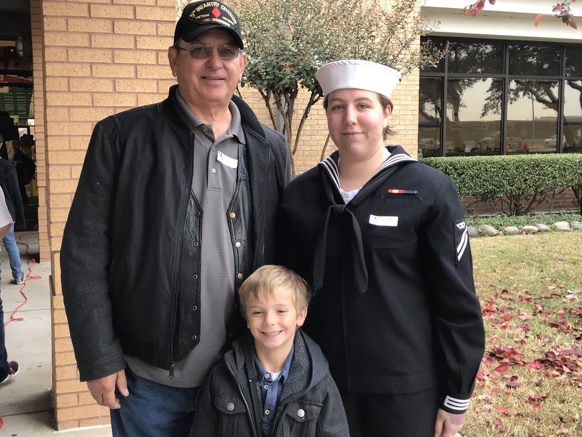 Frogtasticclass's tweet photo. Celebrating our  Veterans today!  #thankyouforyourservice @HESHeroes #l https://t.co/9UixcuB2RK