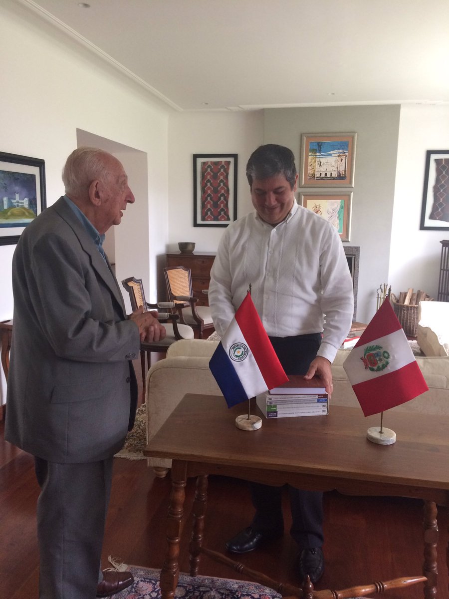 Un honor recibir en la Residencia del Paraguay al premio Nacional de Literatura 2009 don Ramiro Dominguez invitado de honor <a href="/TrujilloFil/">FILTrujillo</a> Paraguay país invitado Homenaje a <a href="/Roabastiano/">Augusto Roa Bastos</a> <a href="/RoaBastos/">Augusto Roa Bastos</a>