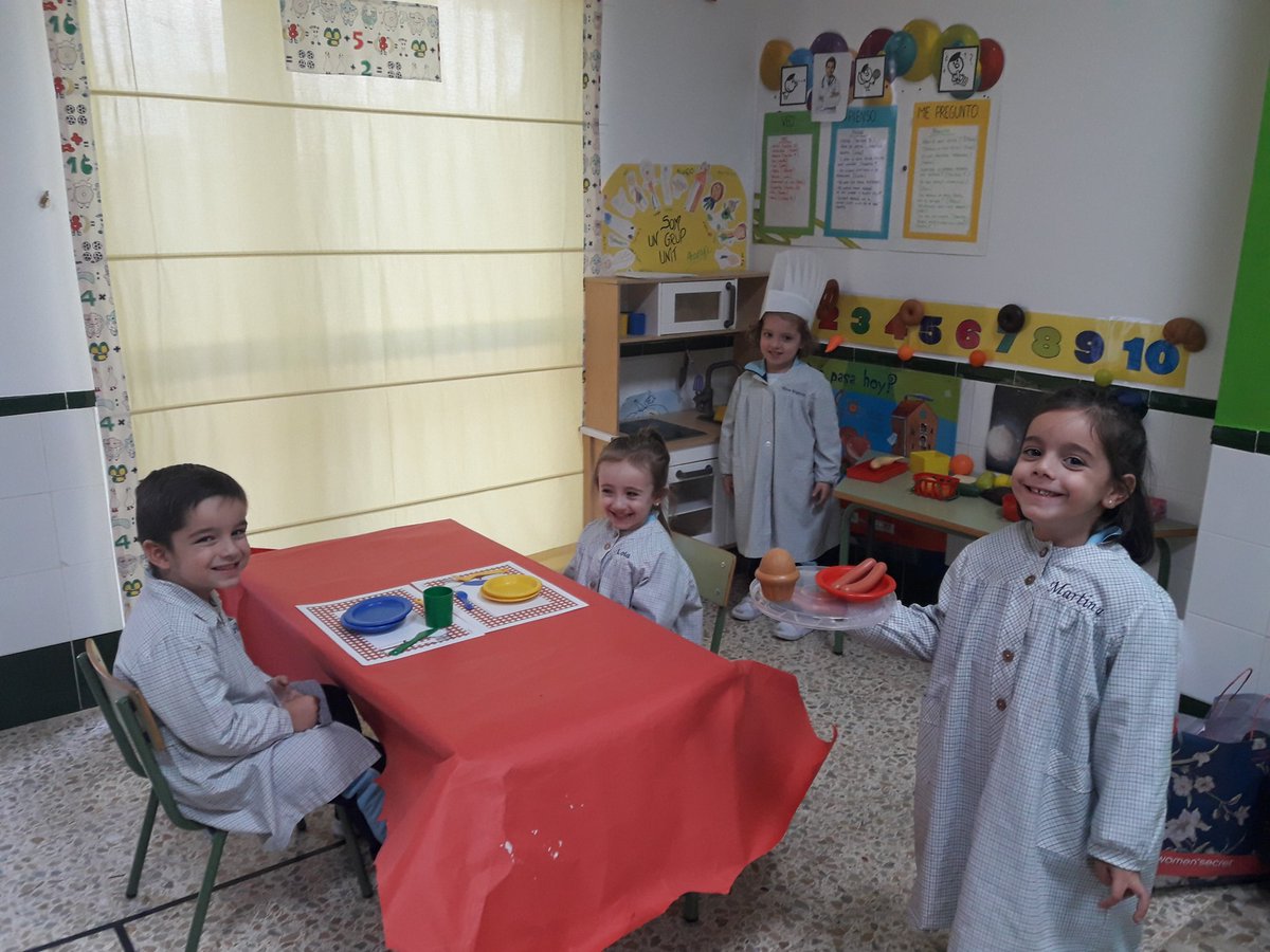 Xtorey_benifaio's tweet photo. A 4 anys coneguem la figura del cambrer!!!🥗🍲🥘☕☕ Seguim avançant al nostre projecte!!! #projecteelcos #crbenifaio https://t.co/AyaJjuGVhQ