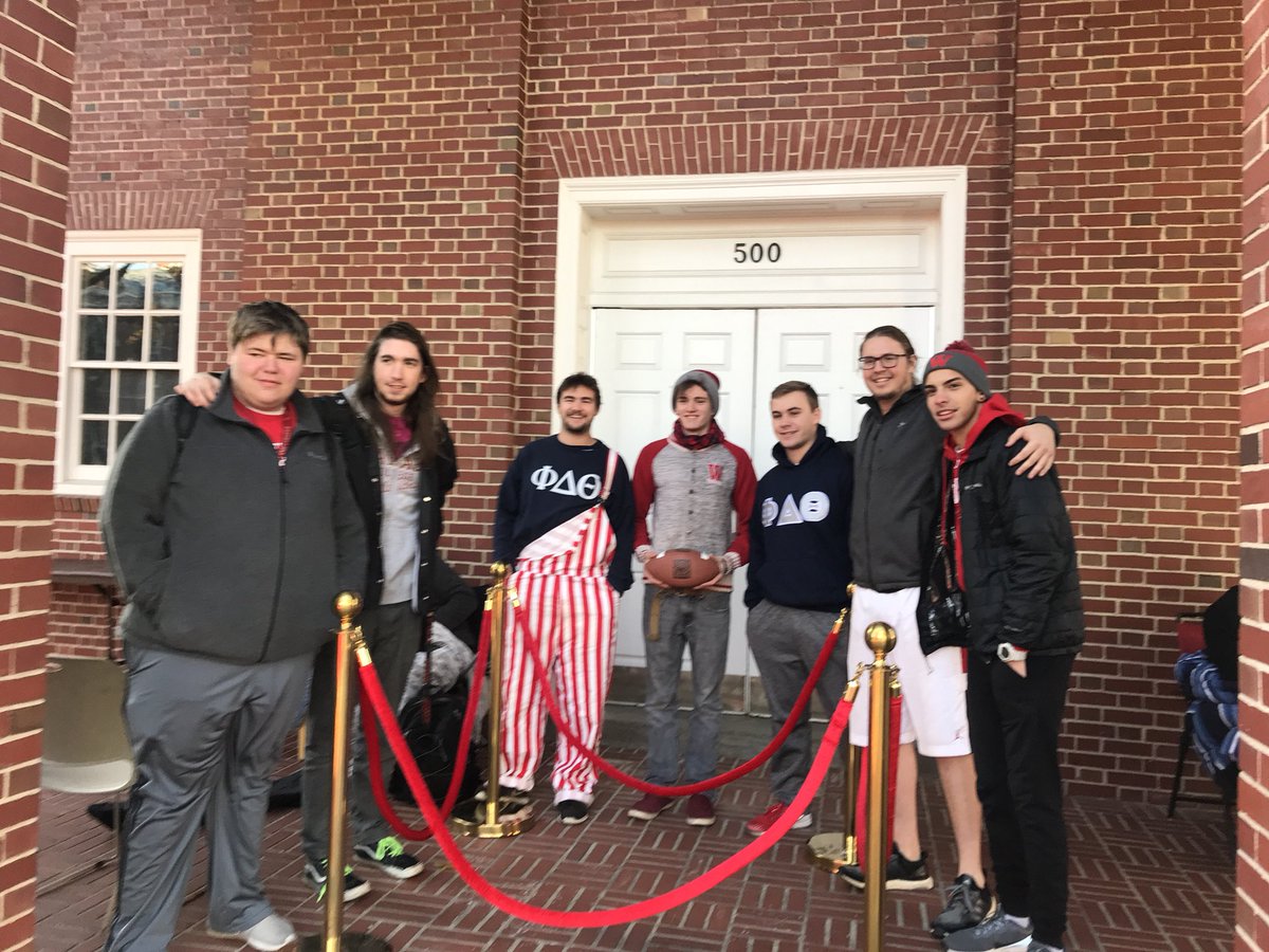 HughVandivier's tweet photo. Continuing our annual #MononBellRelay with @Wabash_PhiDelt & @dpuPhiDelt for @ALSAIndiana. #lougehrig https://t.co/i0CCQrHdkA