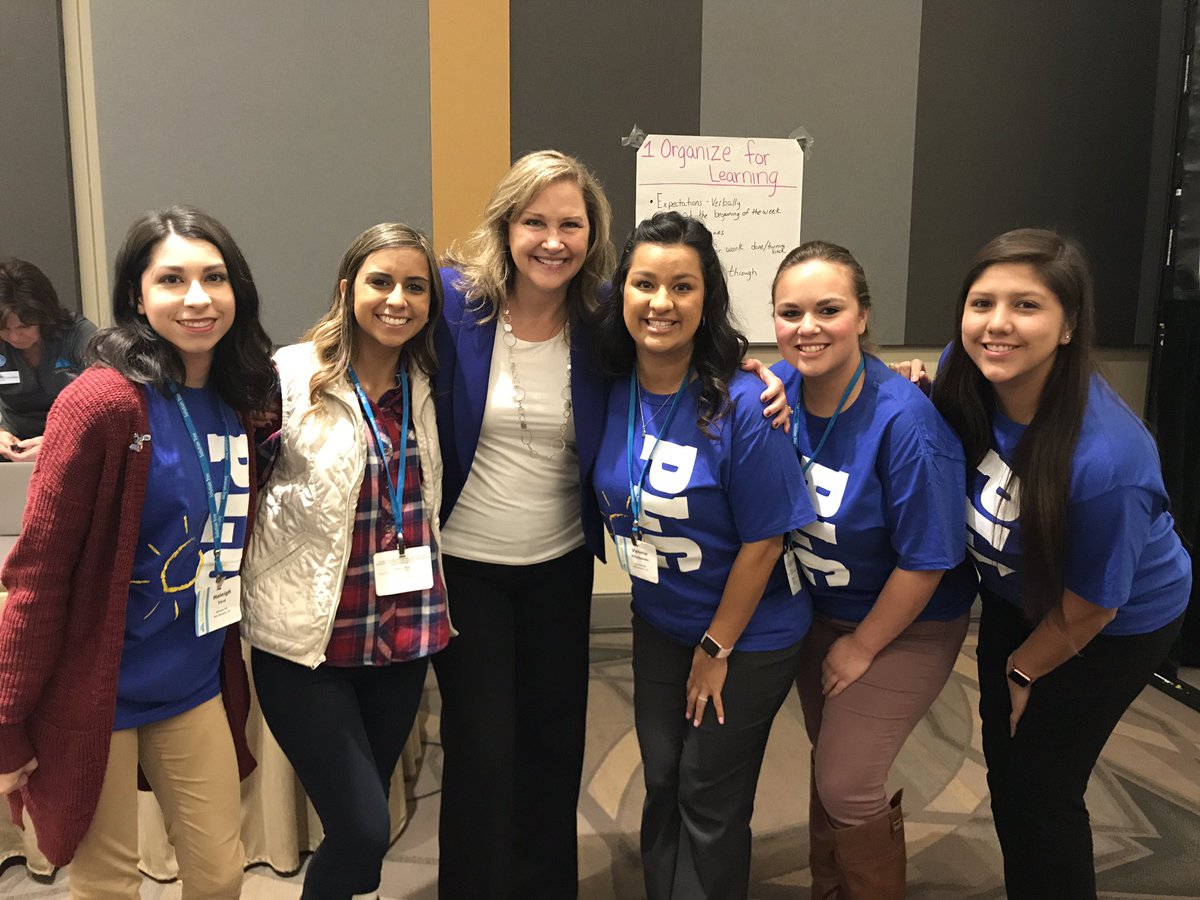 4thVillalpando's tweet photo. @MariaNielsenPLC #studentengagement #michaelInspired https://t.co/TrgG2QYIpR