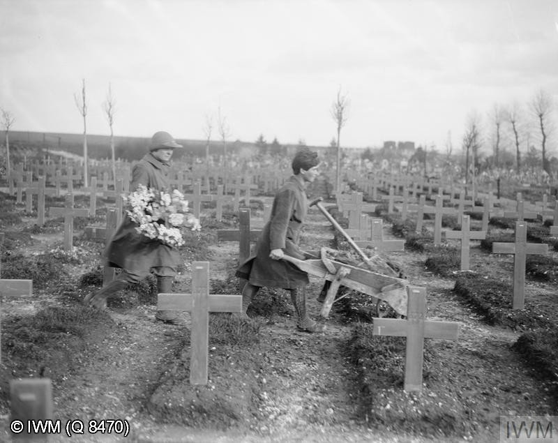 francediplo_ES's tweet photo. #Armisticio. Hoy, en Francia y en el mundo, recordamos a los que fallecieron por nuestra libertad. #DeberDeMemoria #Pimera Guerra Mundial https://t.co/knGfHDb5RC