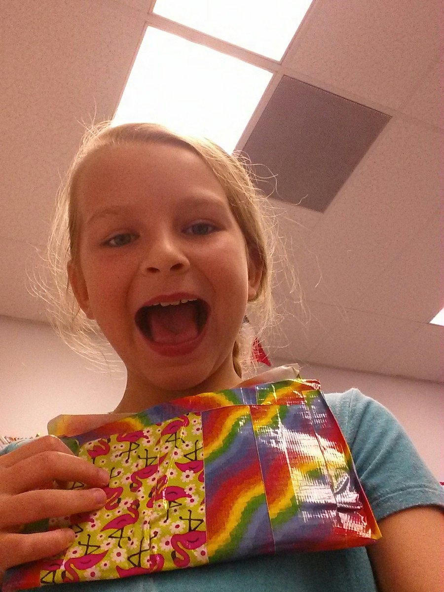 MrsMarshall3rd's tweet photo. Hey guys look I made a purse at shine and I didn't know how too#creechpride #beTheLeagcy #SCEshine https://t.co/JYVjUIJJTS