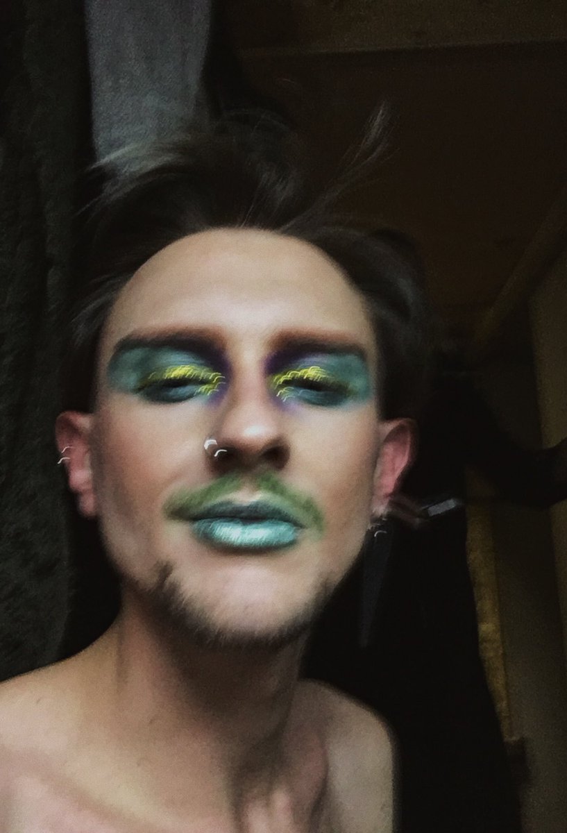 Vlady_Hell's tweet photo. Hallo pediki 
#vladyhell #dragqueen #freak #berlin https://t.co/9lnFNkms09