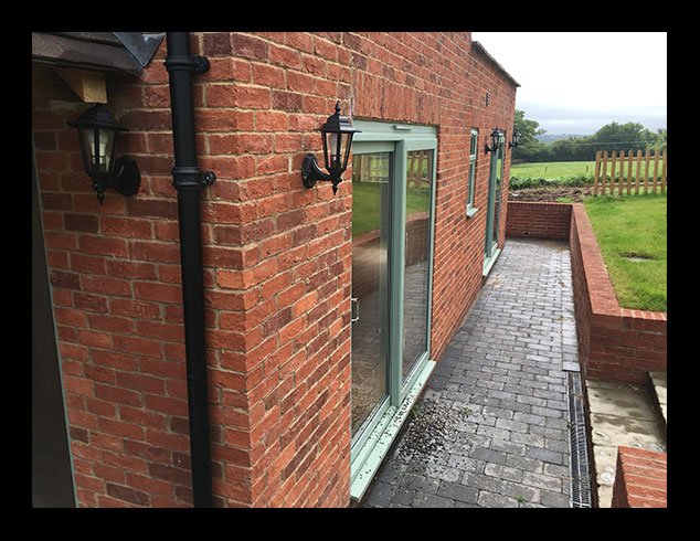 Imperial_Bricks's tweet photo. Farmhouse Orange is our #brickoftheweek! These #handmadebricks are available in both imperial and metric sizes. https://t.co/vTBJOQdQnb https://t.co/77KqHiFNPF