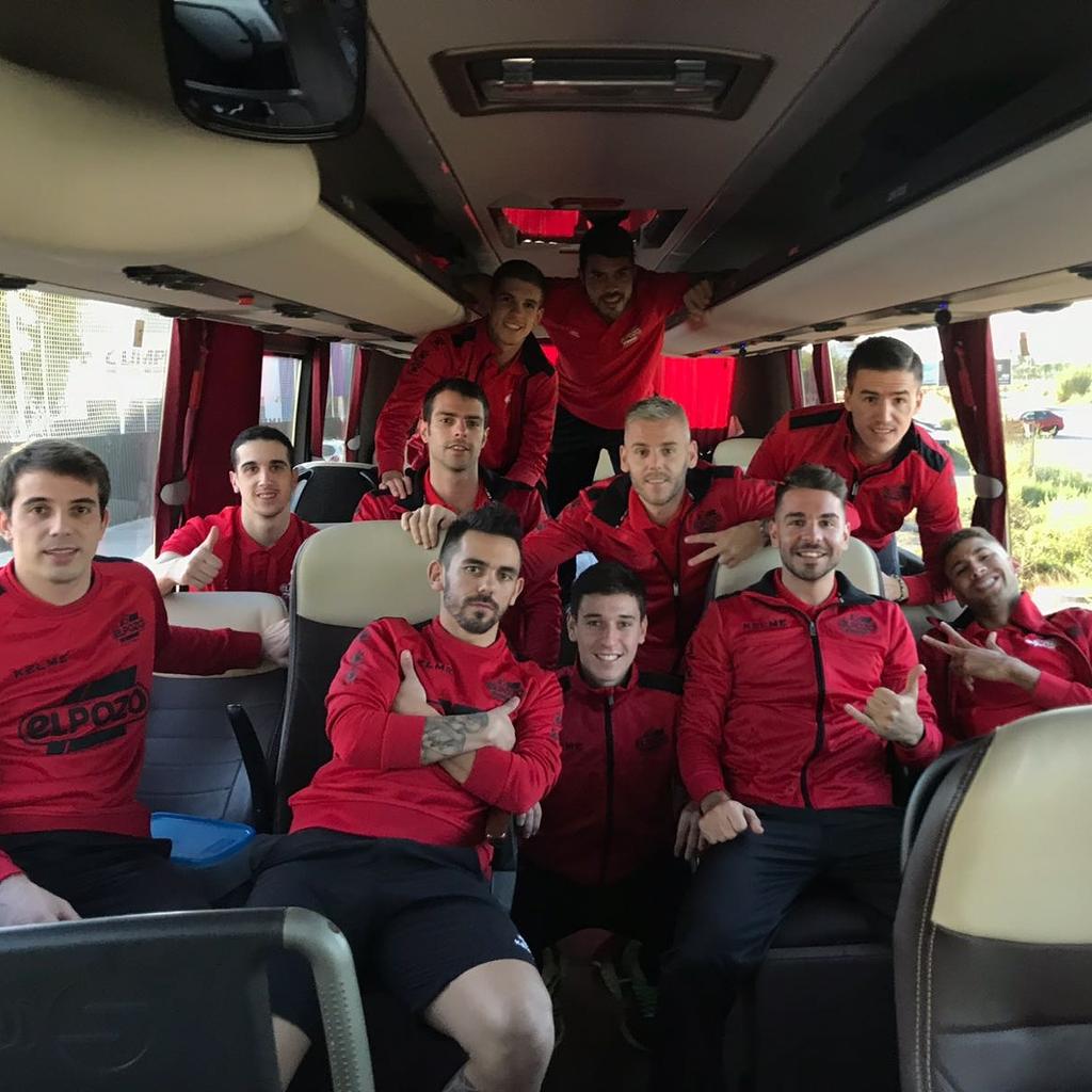 ElPozoMurcia_FS's tweet photo. 📸 🚌 Rumbo a Madrid! Mañana partidazo a las 16 horas ante @InterMovistar y en directo por @teledeporte A por los tres puntos! #UNIDOS #EQUIPO #YosoydeElPozo https://t.co/QNvirme5DC