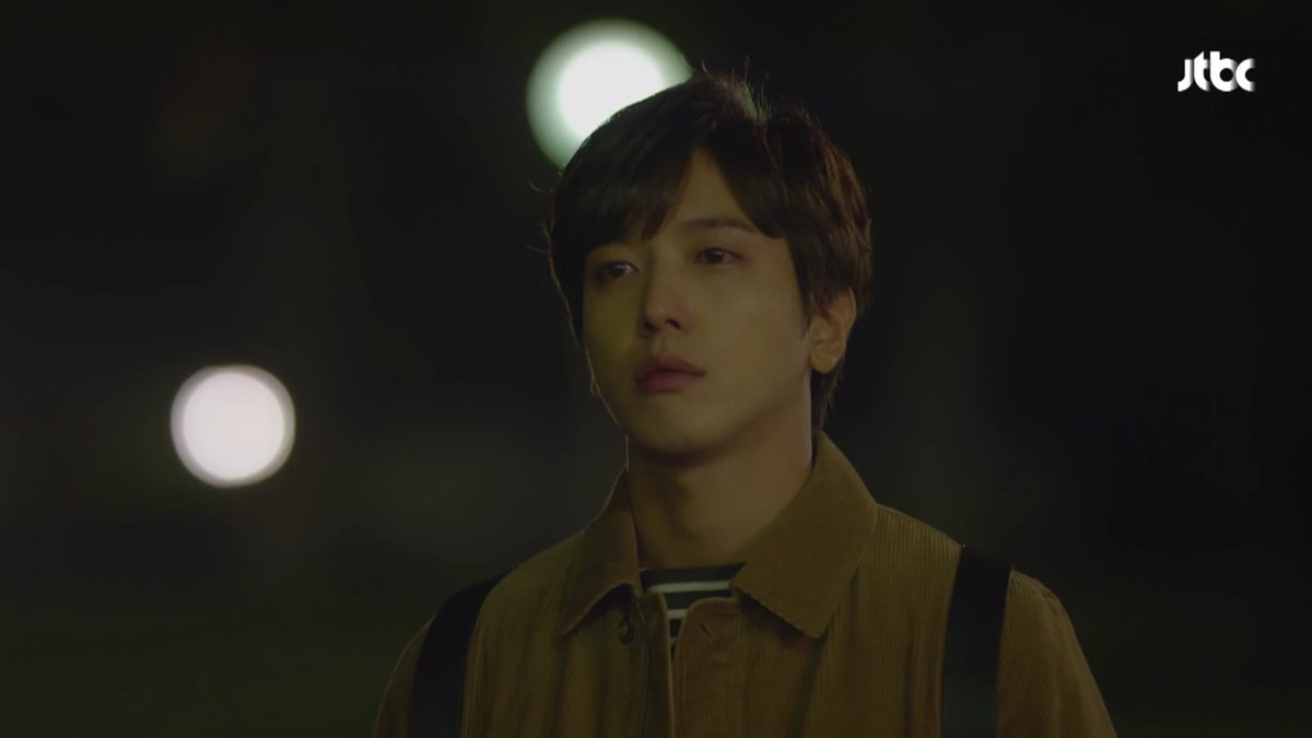 aFamous_lines's tweet photo. 아무 이유없이 울고싶을 땐 
여기를 찾았다. 
실컷 울고나면 깨닫는다. 
세상엔 이유없는 눈물은 없다는 걸. 
저 사람의 눈물은 뭘까.
#더패키지 #윤소소 #이연희 https://t.co/P0zIEubsdY