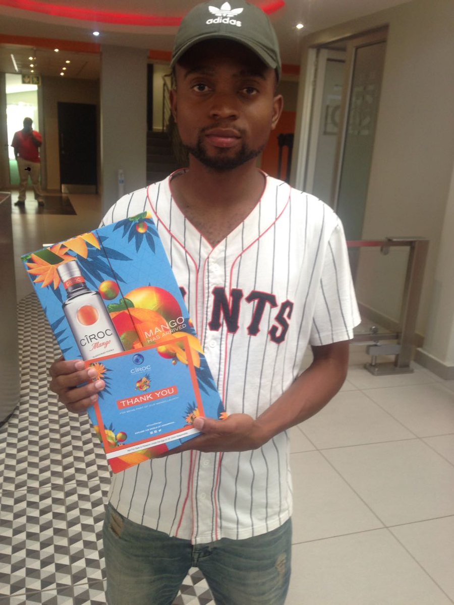 MichaelM_I_C's tweet photo. Thank you @CirocVodka_SA. I like you guys' timing. #OnArrival #CirocMango #CirocSA https://t.co/d4RLzNlBoX