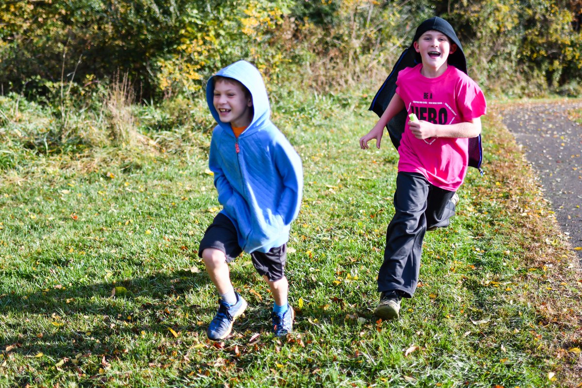FlorisSchool's tweet photo. #runflorisrun is a great way to start your Friday! @FES_PE https://t.co/co2eVOIa6o