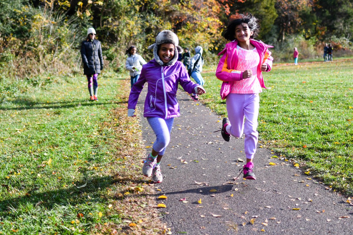 FlorisSchool's tweet photo. #runflorisrun is a great way to start your Friday! @FES_PE https://t.co/co2eVOIa6o