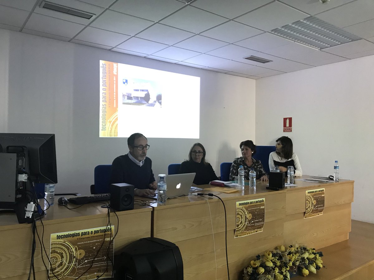 seepluex's tweet photo. O prof. Juan Carrasco da @infouex apresenta uma experiência docente no @meplehuex #tecpt @iberisTICs @teacherinside @agbenito @ap4ntoja https://t.co/TMF3WuAT6B