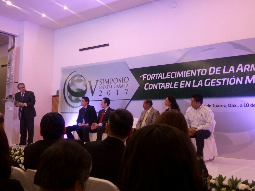 HonestidadOax's tweet photo. Srio. #JADN inaugura el Simposio de Armonía Contable en Gestión Mpal. saluda iniciativa de avances en finanzas sanas https://t.co/h6Po1CdAKF