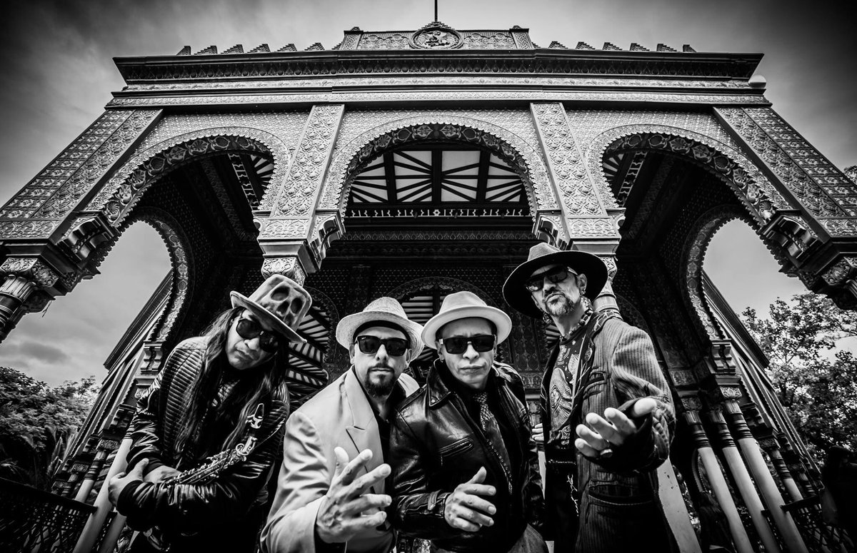 Desde el barrio Santa María La Rivera en la Ciudad de México, kiosco Morisco. Puro Paz y Baile. 2017