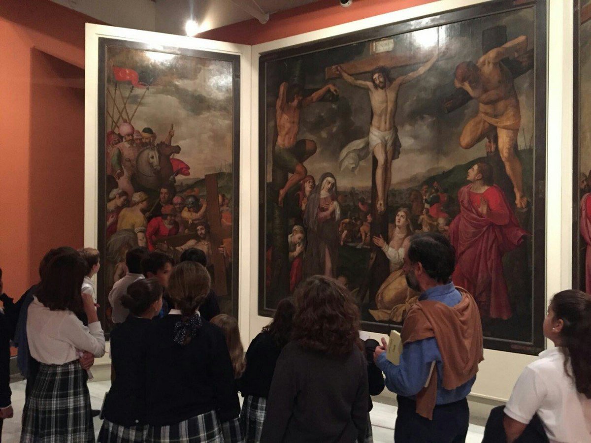 CEUAndalucia's tweet photo. Alumnos de 5º Primaria del Colegio CEU Sevilla visitan el Museo de Bellas Artes con el profesor Fernando Gabardón #cultura @ColegiosCEU https://t.co/DIsfPCt7P7 https://t.co/GrvftpmsOY