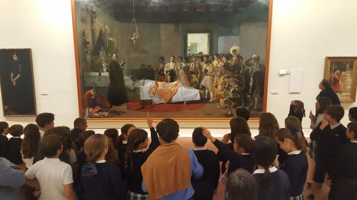 CEUAndalucia's tweet photo. Alumnos de 5º Primaria del Colegio CEU Sevilla visitan el Museo de Bellas Artes con el profesor Fernando Gabardón #cultura @ColegiosCEU https://t.co/DIsfPCt7P7 https://t.co/GrvftpmsOY