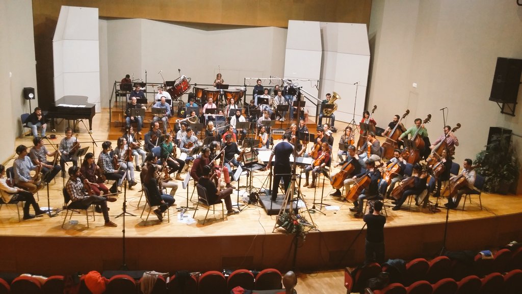 SrLandazuri's tweet photo. En la grabación de la bso de #OtrosMundos de @Javier__Sierra con @solfamiredios @Mad4Strings @rodrigohitos y pedazo de orquesta... https://t.co/1zEn2ZUVDY