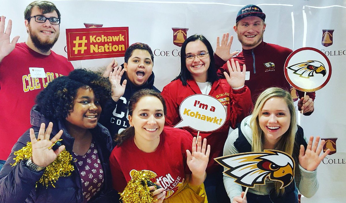 CoeCollege's tweet photo. Welcome to campus, future Kohawks! https://t.co/m34k4rCu1N