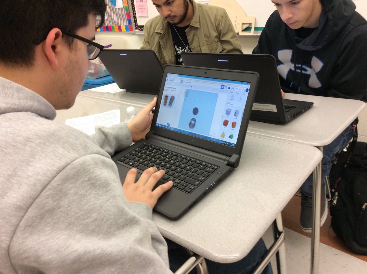 Alicia_Alfonso_'s tweet photo. My AP Calculus are learning the ropes of 3D printing with TinkerCad and Thingiverse. They are rocking STEM! #ljisdedtech17 #palmviewhs https://t.co/euFzBR3GkM