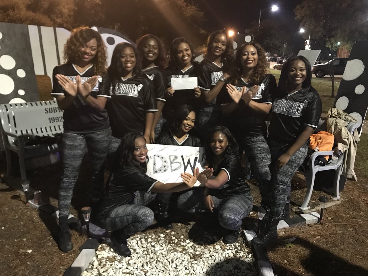 gram_dbw's tweet photo. Respect it or check it, but you better not check it so RESPECT it 🦋👐🏾🖤. #StrollTeam #DBW #LegacyContinues #GotTheDub https://t.co/zuiBVYKimf