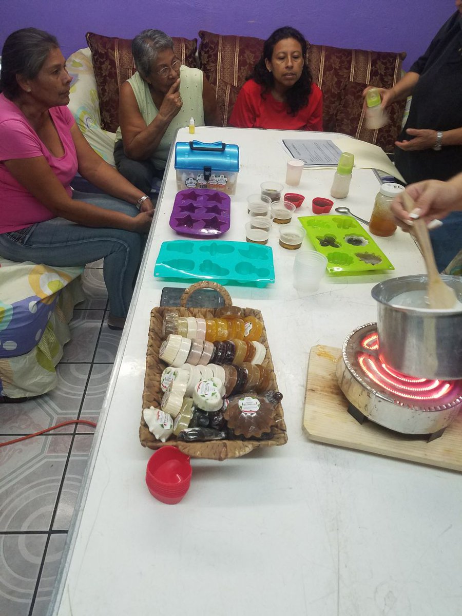 MTGUADALAJARA's tweet photo. Con nuestras amigas de la Col. San onofre #dist9 donde ya estan listas para emprender este noble oficio, realizando Jabónes artesanales y medicinales, además les permitirá generar un ingreso adicional! Enhorabuena a mis comités de base por su buena disposición de salir adelante! https://t.co/eKN9sGoWq7