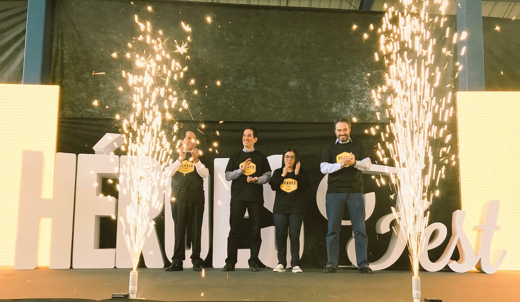 VICEMIPYME's tweet photo. Más de 1000 jóvenes asisten al Festival @HeroesFestGT  ¡Los esperamos en el campus central de la URL! Sé parte del cambio #EmprendeYDespega https://t.co/Uez37eIkT1