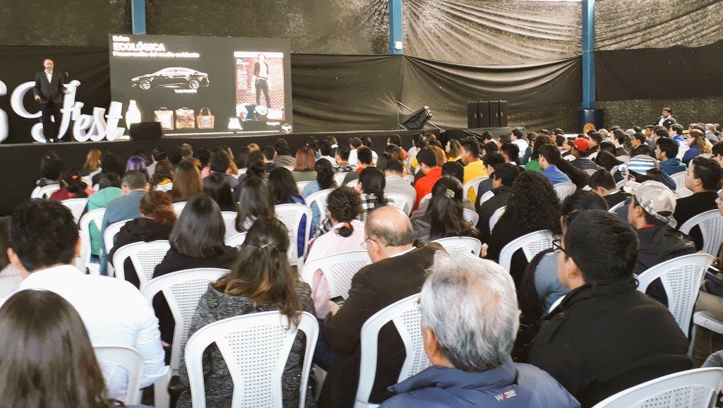 VICEMIPYME's tweet photo. Más de 1000 jóvenes asisten al Festival @HeroesFestGT  ¡Los esperamos en el campus central de la URL! Sé parte del cambio #EmprendeYDespega https://t.co/Uez37eIkT1