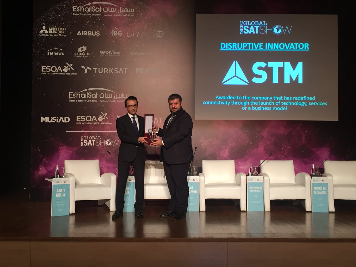STMDefence's tweet photo. #GlobalSatShow'da #STM'ye uzay teknolojilerinde en yenilikçi firma ödülü...
#LAGARİ #PİRİSAT #3rdGSS #SILAwards https://t.co/D4N3rbknHY