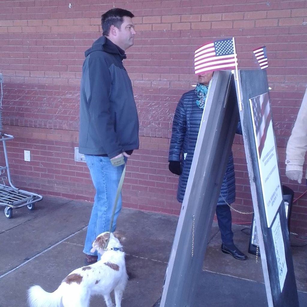 VFWPost1994's tweet photo. Mr @fetchingapparel stopped by with #dasher while #jeffrey t gets a haircut #fetchingapparel #vob #veteranownedbโฆ https://t.co/iBojPwNJAT https://t.co/yrbUWFuN7i