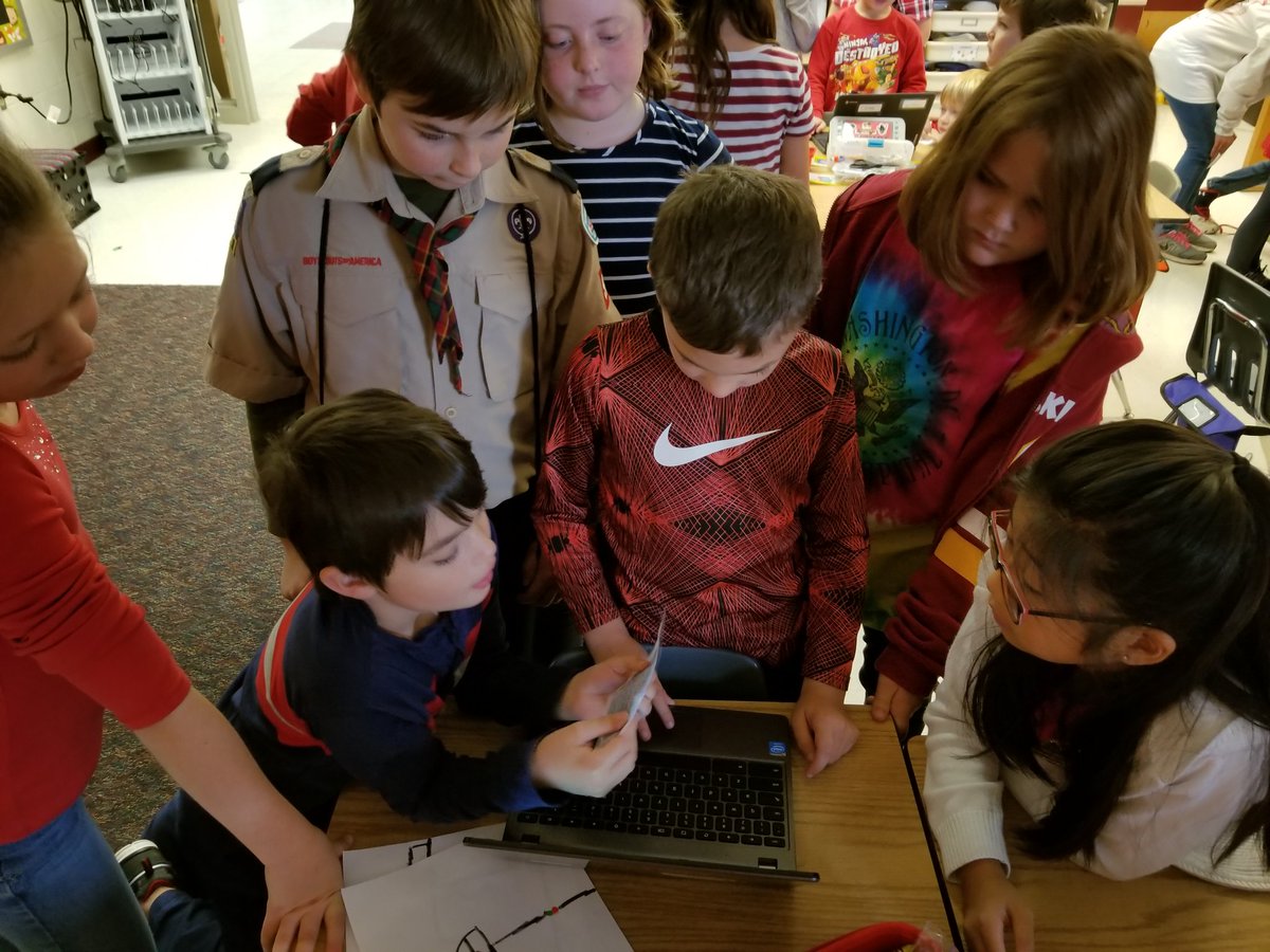 jewellclass's tweet photo. Helping 2nd graders prepare for the #epicbuildshowcase. #loudouncodes #rhlcodes #computerscience #codelife @LCPS_CttF @herbertjen23 https://t.co/jZzk4Z0RdU