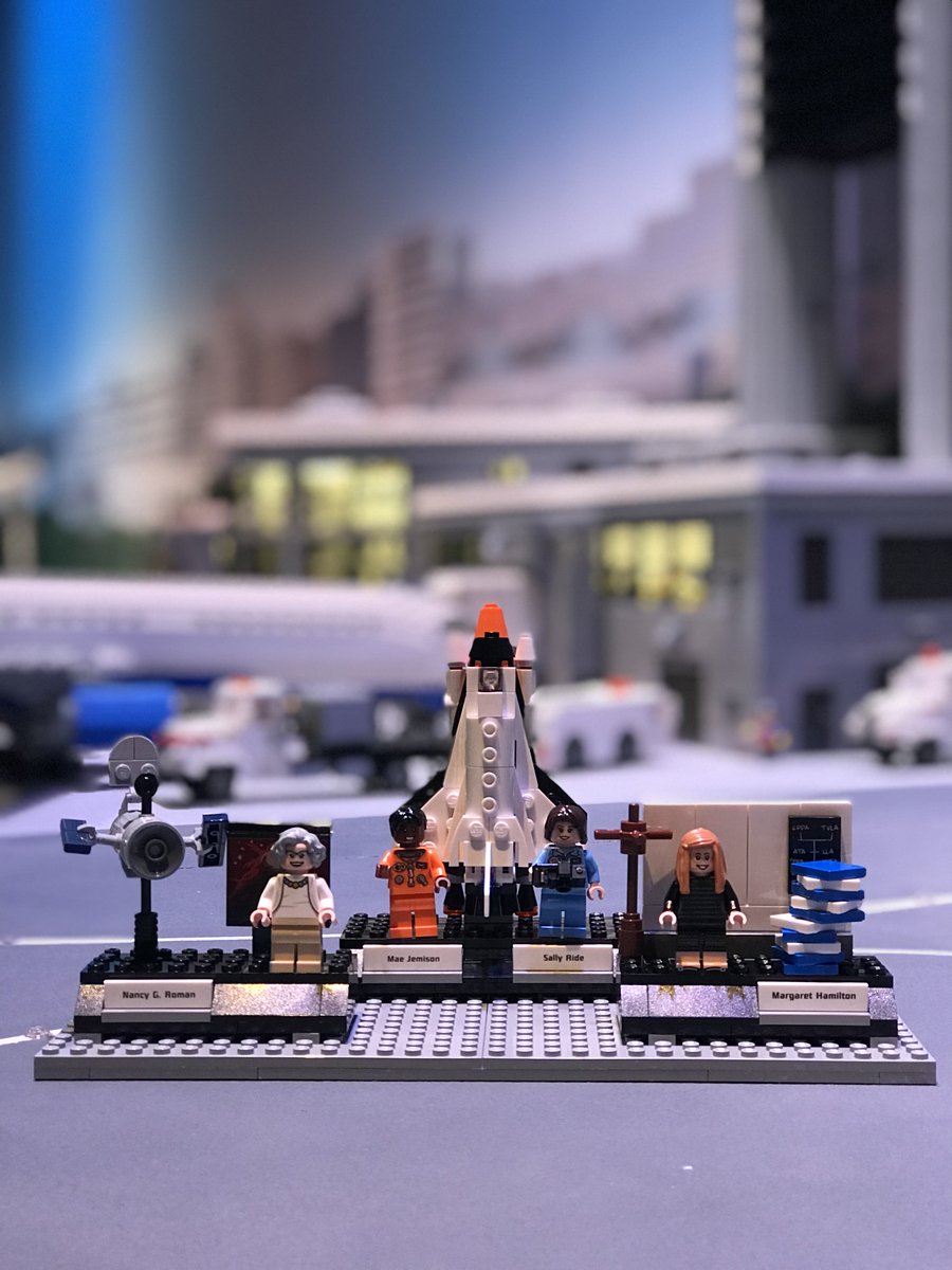 LEGO_Group's tweet photo. Like a shooting star💫 the @LEGOIdeas #WomenOfNASA really knew how to rocket 🚀 @20tauri #MargaretHamilton #NancyGraceRoman #MaiaWeinstock https://t.co/wIhg0VKMc7