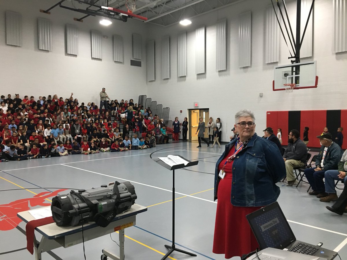 ChestnutPRIDE's tweet photo. Thank you Veterans for your service and for joining us today! https://t.co/aDJqiBiUgj