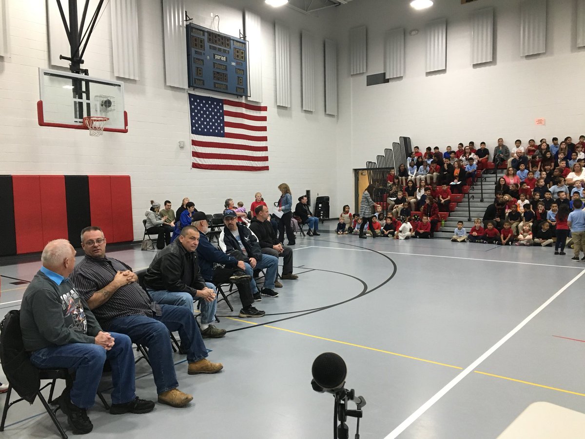 ChestnutPRIDE's tweet photo. Thank you Veterans for your service and for joining us today! https://t.co/aDJqiBiUgj
