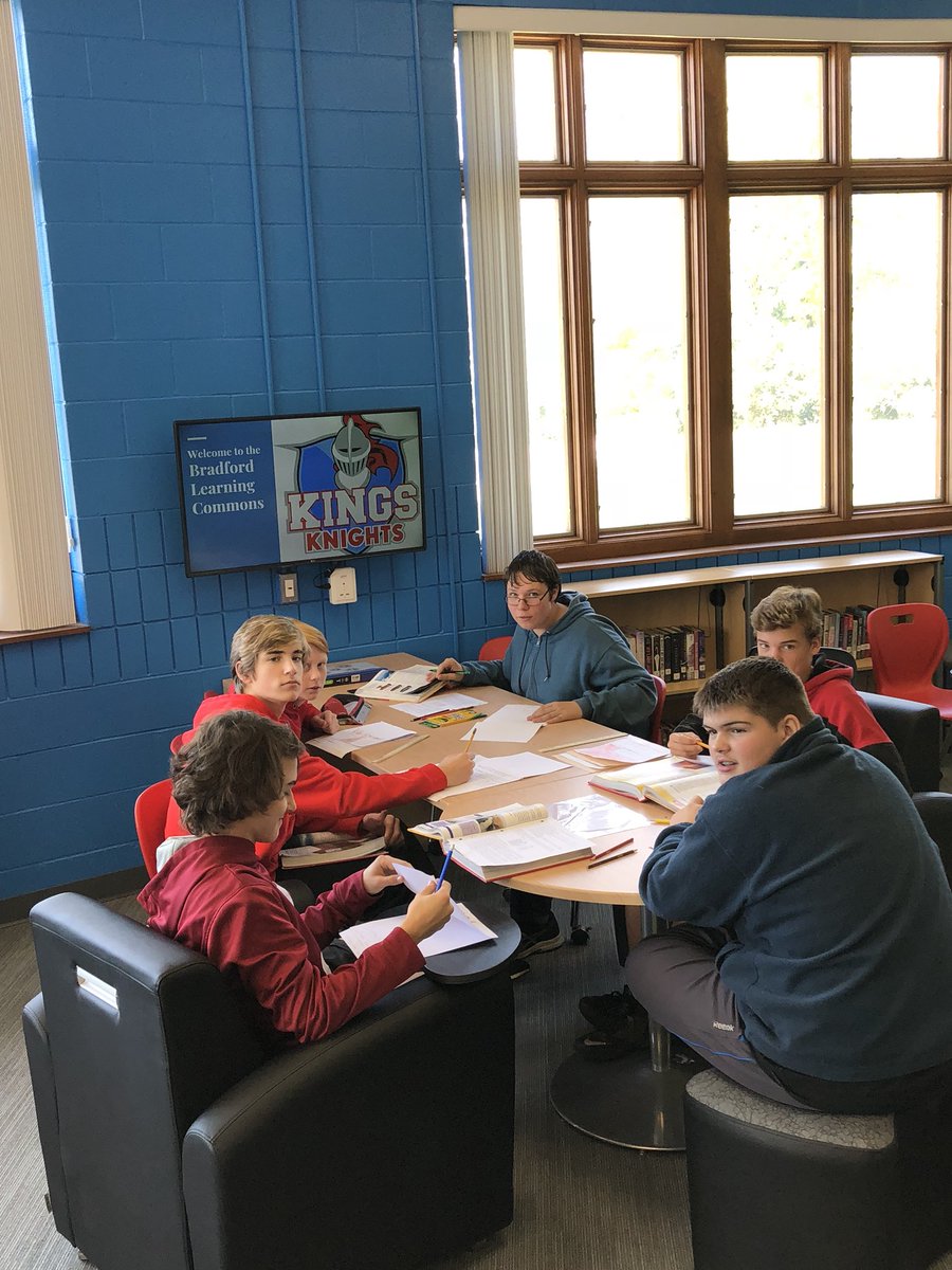 MrKnott12's tweet photo. Learning commons with flexible seating! #collaboration #sciencehappens #research #classicalmusicplaying #klsdstaff https://t.co/wdzZ88FUvB