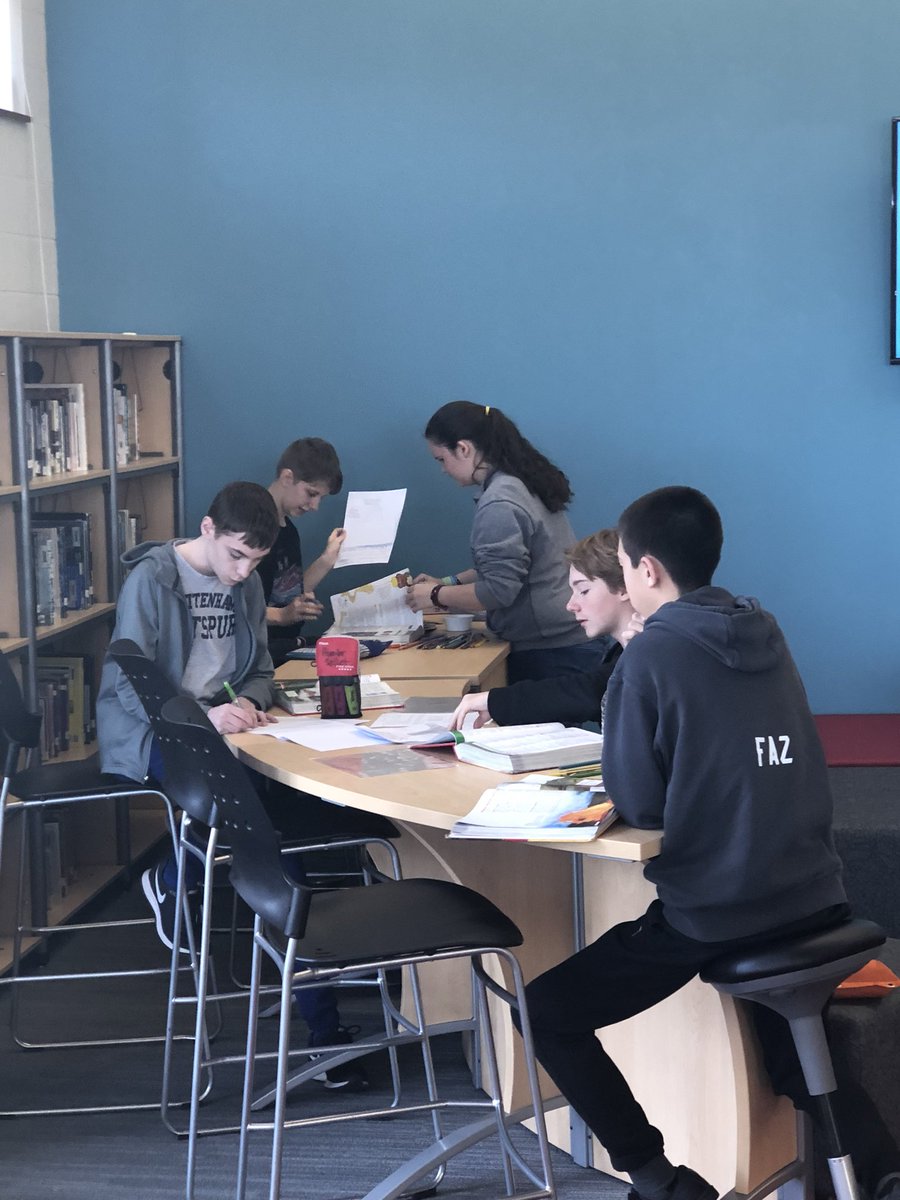 MrKnott12's tweet photo. Learning commons with flexible seating! #collaboration #sciencehappens #research #classicalmusicplaying #klsdstaff https://t.co/wdzZ88FUvB
